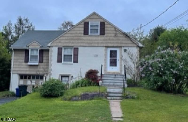 258 Washington St - Photo 1