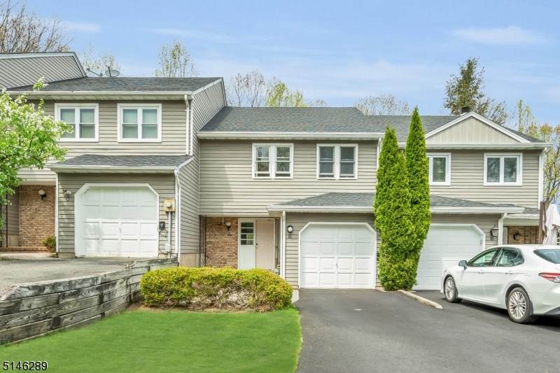 10 Stockton Ct - Photo 1