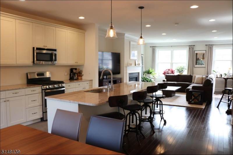 32 Park Pl - Photo 1