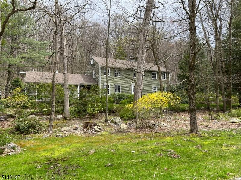 462 Laurel Ln - Photo 1
