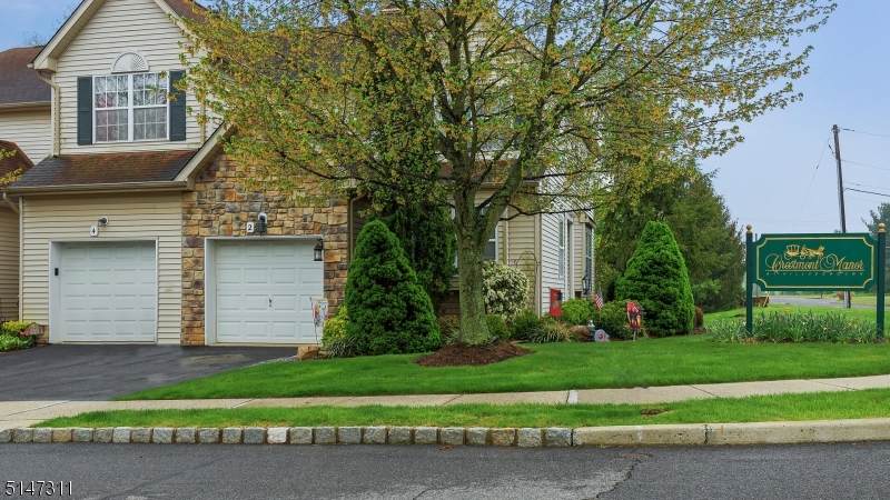 22 Dewitt Ln - Photo 1