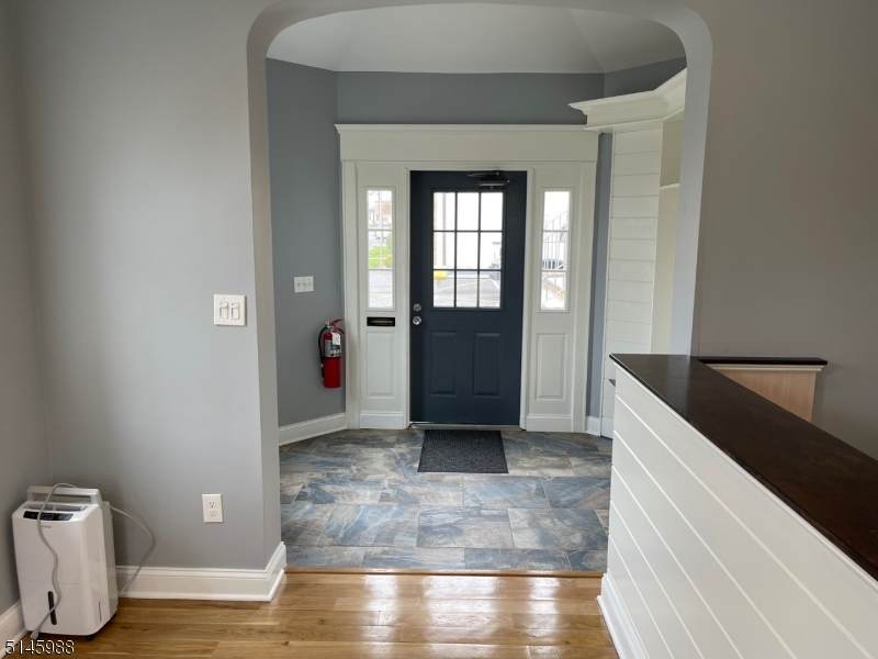 102 South Ave W - Photo 1