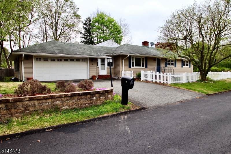 4 Nokomis Ave - Photo 1