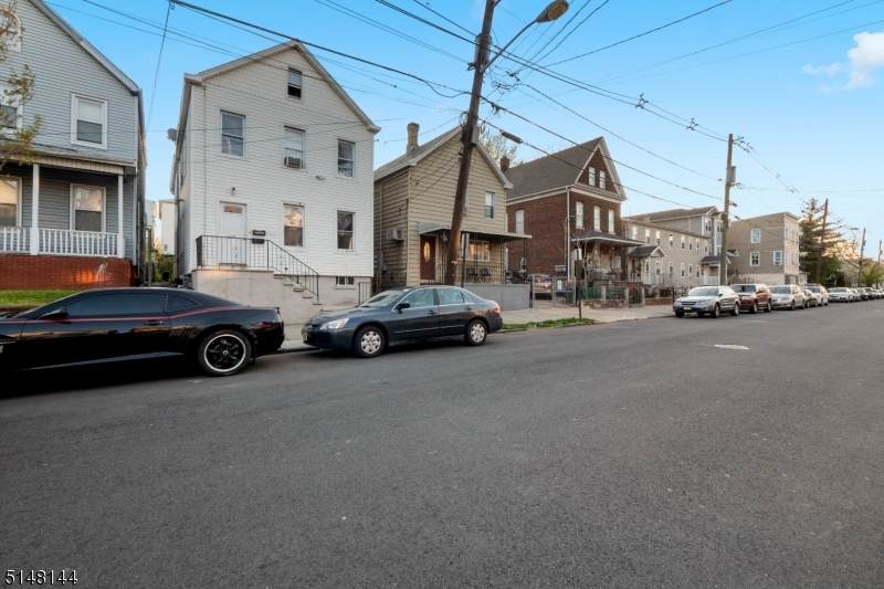 430 Franklin St - Photo 1
