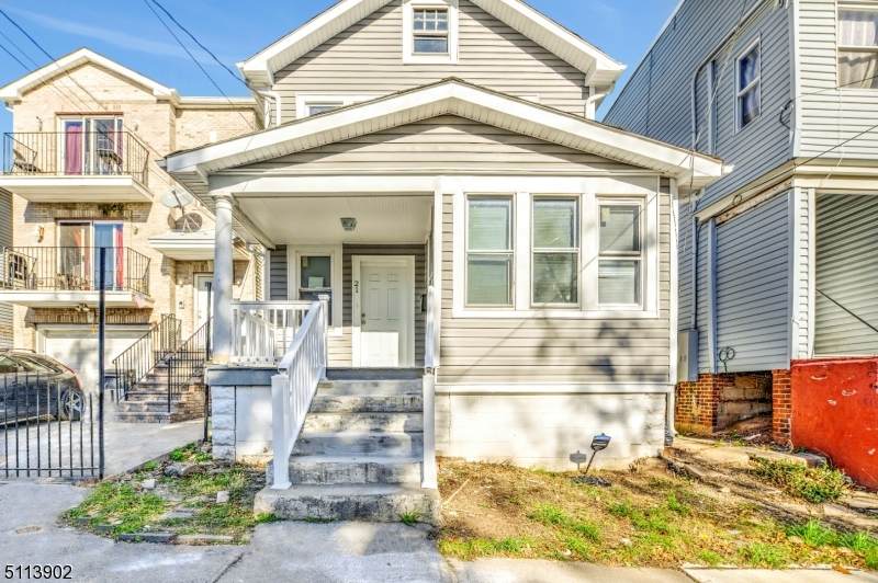 21 Edwin Pl - Photo 1