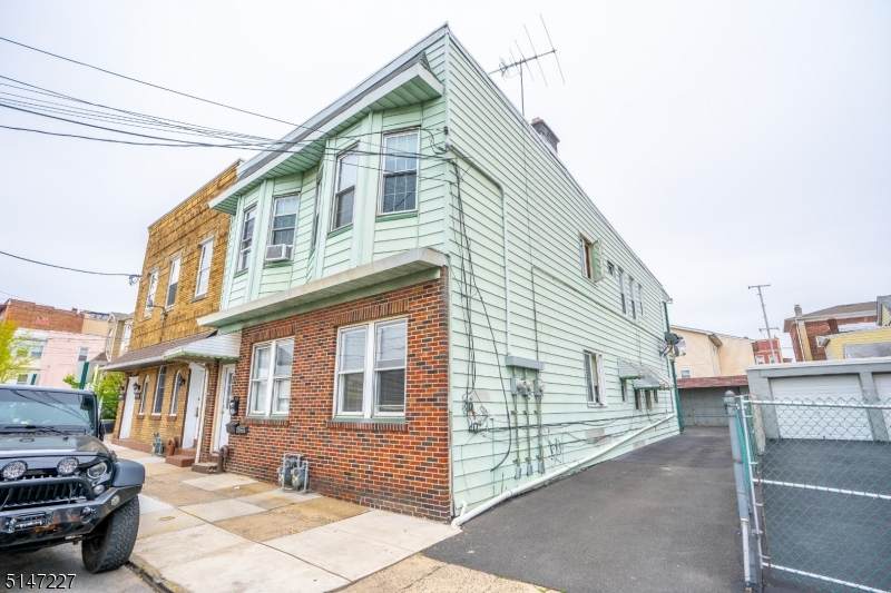 234 Christine St - Photo 1