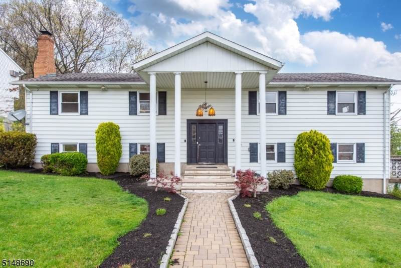24 Ryerson Ave - Photo 1
