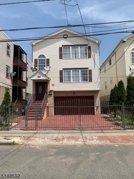 607 S Park St - Photo 1