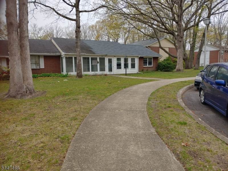 49 Cambridge Ct - Photo 1