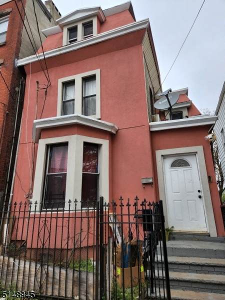 149 4Th Ave - Photo 1