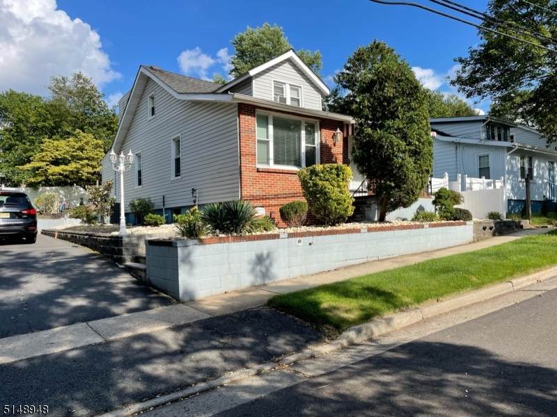 253 S 9Th Ave - Photo 1
