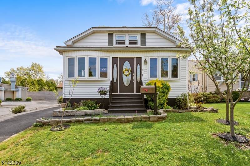 9 Louis Ave - Photo 1