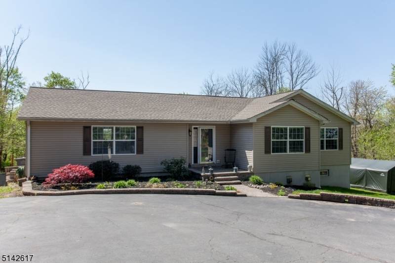 5 Grant Ave - Photo 1