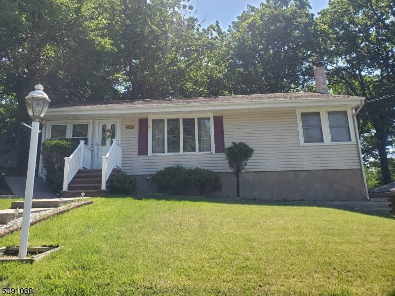 21 Algonquin Ave - Photo 1