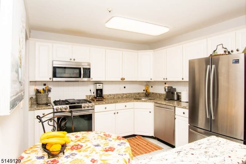 253 Potomac Dr - Photo 1