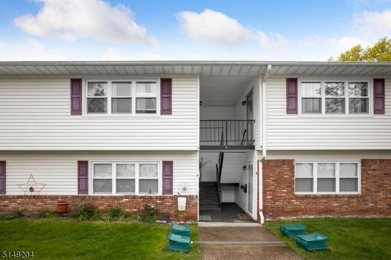 5 Utah Dr Apt C - Photo 1
