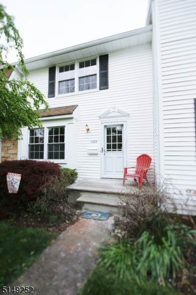 1402 Washington Cmn - Photo 1