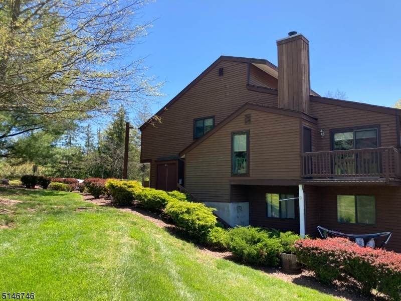 48 Meadowview Dr - Photo 1