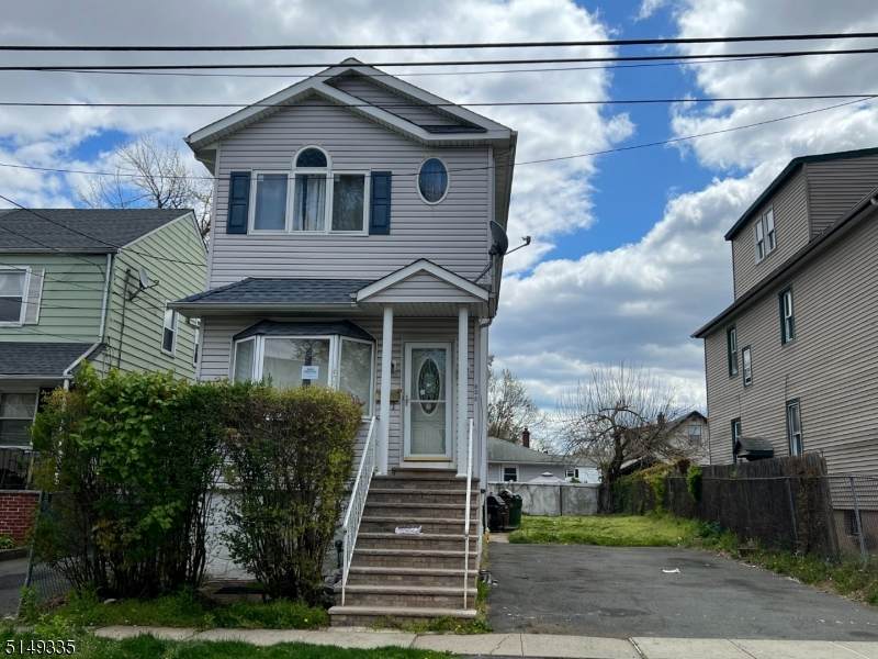 830 E Curtis St - Photo 1