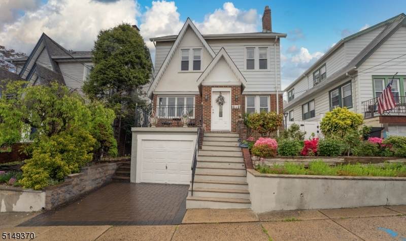 130 Stevens Pl - Photo 1