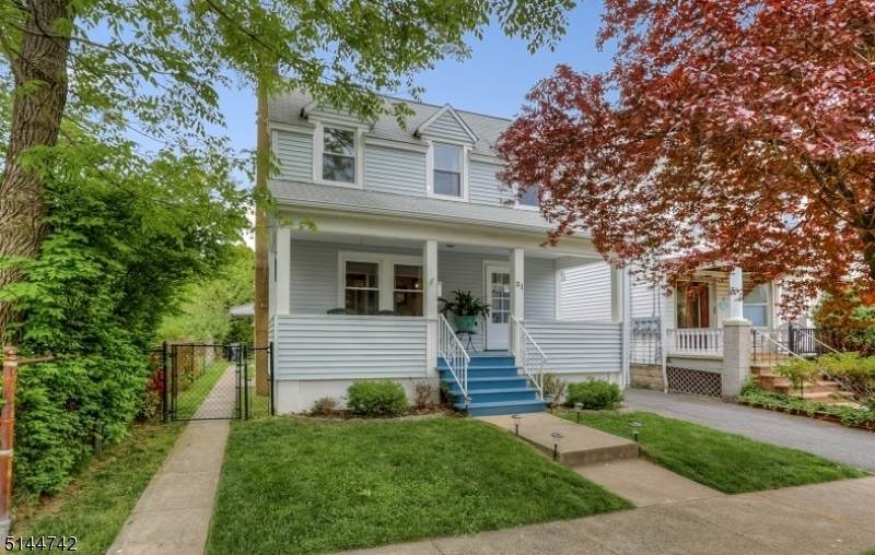 21 Rosedale Ave - Photo 1