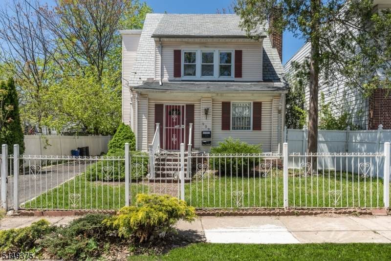229 Sunset Ave - Photo 1