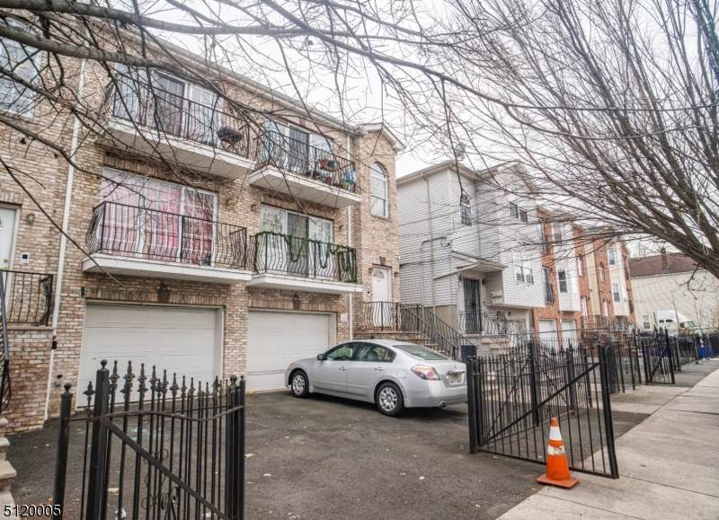 29 Pierce St - Photo 1