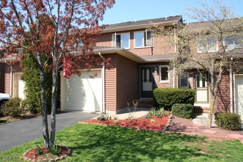 70 Canterberry Cir - Photo 1