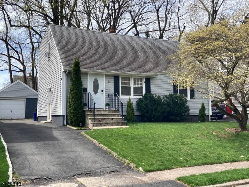 20 Rector Pl - Photo 1