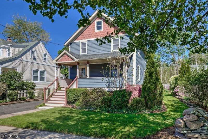 9 Spring St - Photo 1