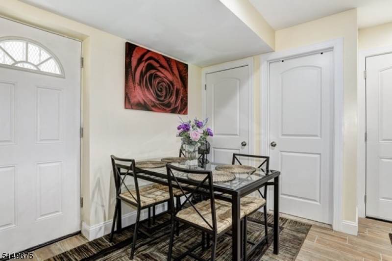 109 Palm St - Photo 1
