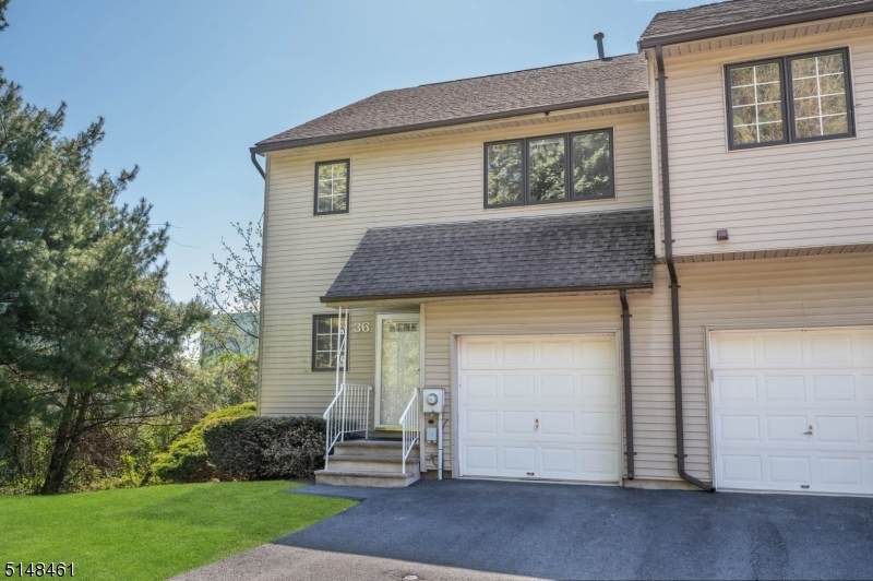 36 Deer Hill Ct - Photo 1
