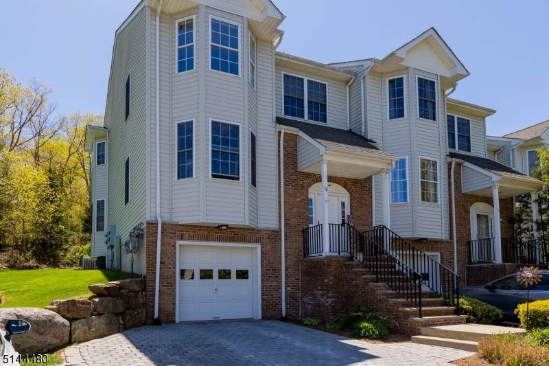 16 Silverleaf Ct - Photo 1