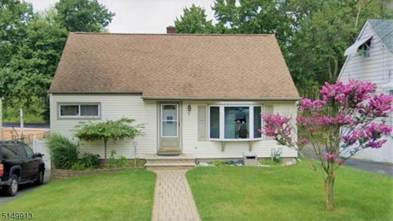9 Phyllis Rd - Photo 1