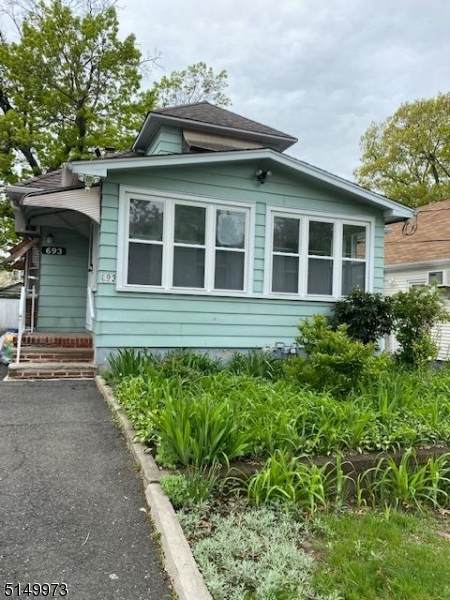 693 Gregory Ave - Photo 1