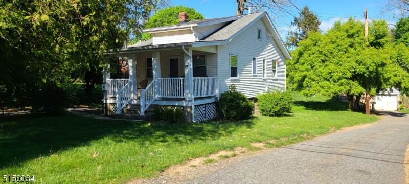 24 Windemere Ave - Photo 1