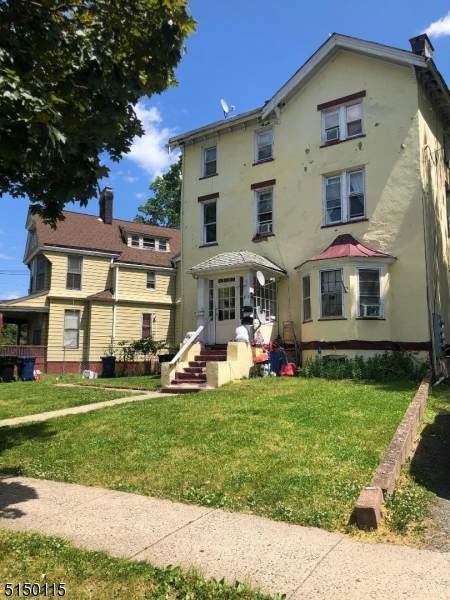 320 E 7Th St - Photo 1