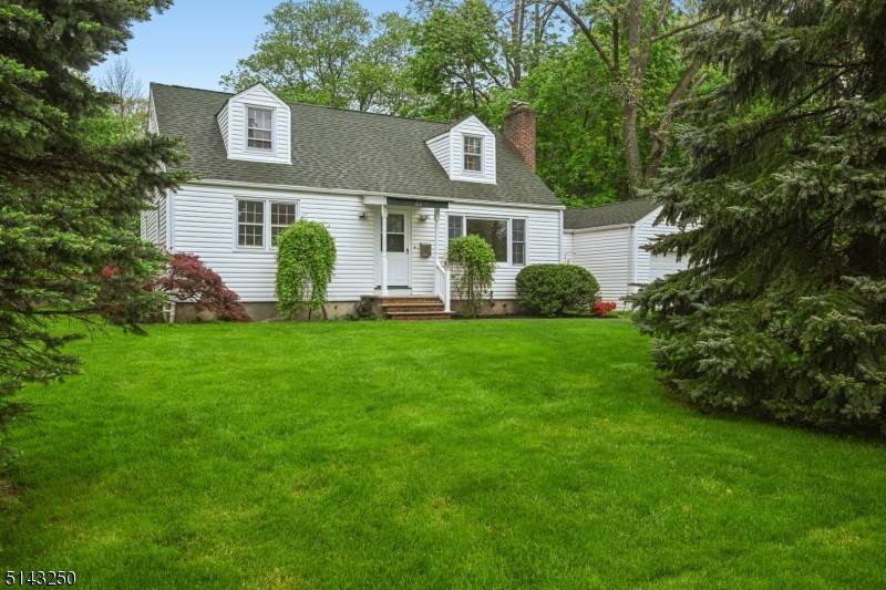 81 Glen Ave - Photo 1