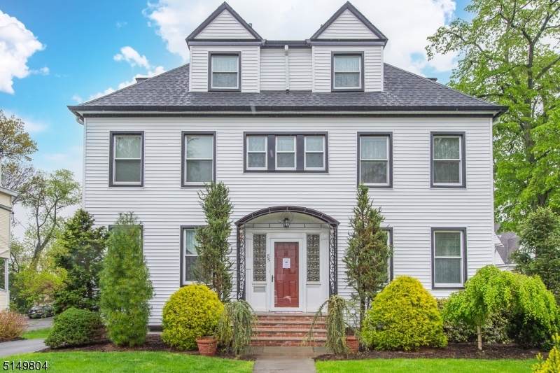 85 Park St - Photo 1