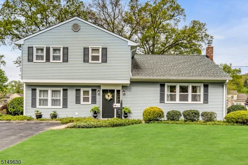 757 Schoolhouse Ln - Photo 1