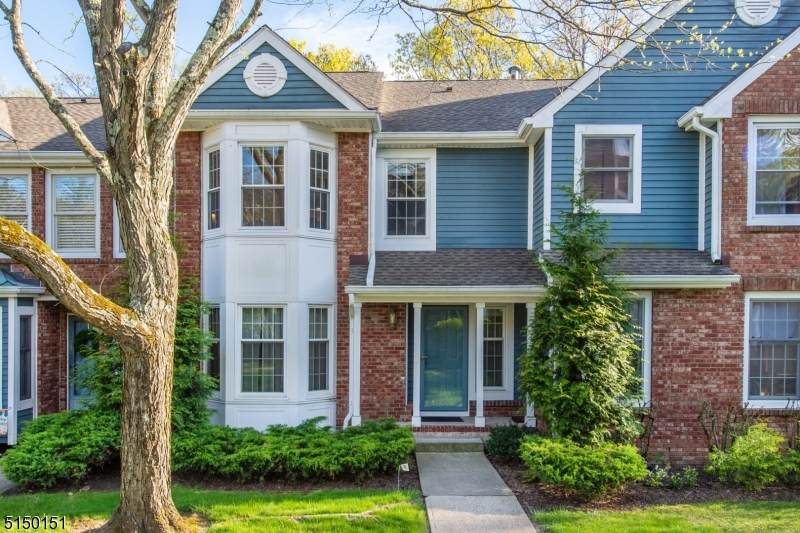 22 Hillsborough Ct - Photo 1