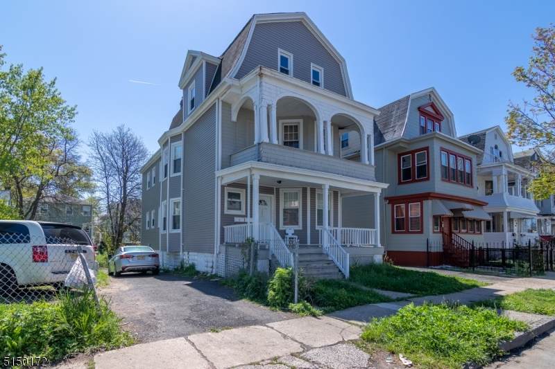 242 S Burnett St - Photo 1