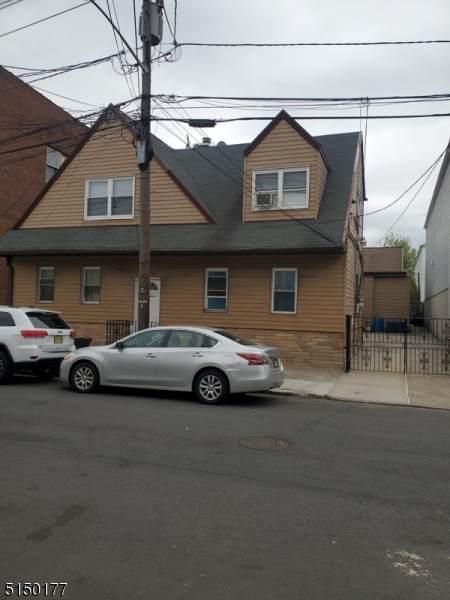 41 Komorn St - Photo 1