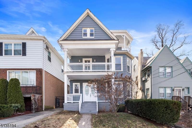 28 Laurel Ave - Photo 1