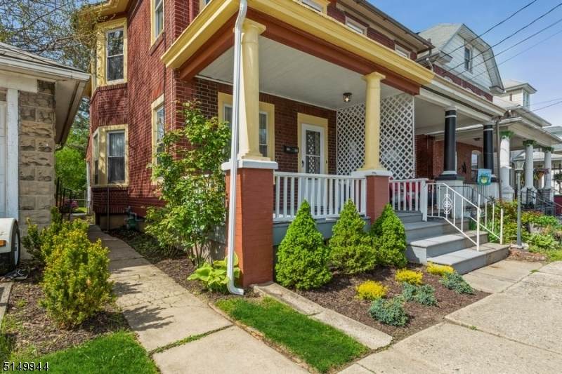 263 Hudson St - Photo 1