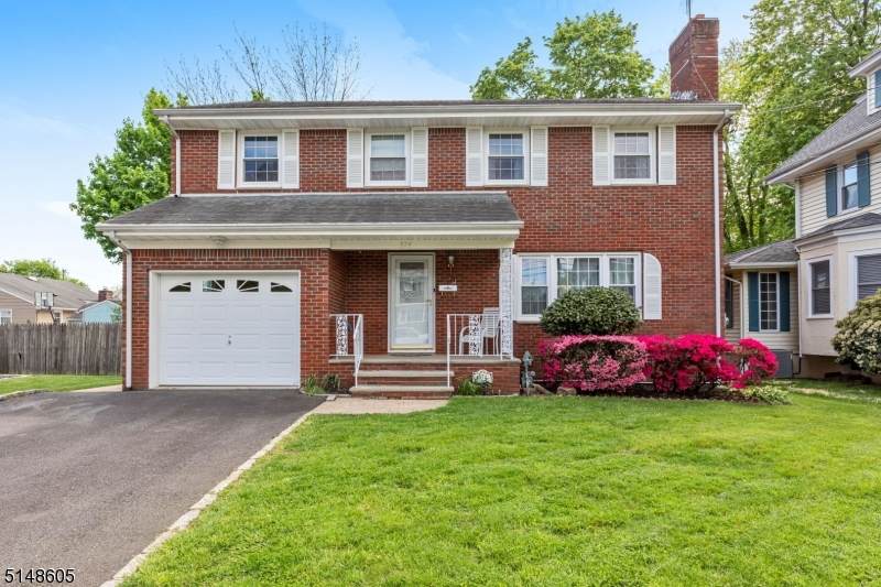 374 Montague Ave - Photo 1