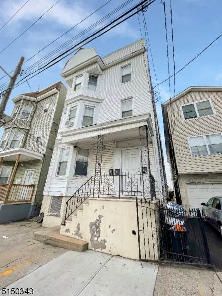433 S 10Th St - Photo 1