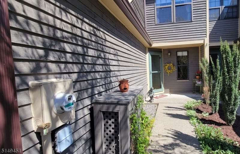 24 Foxboro Ln - Photo 1