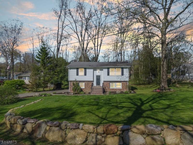 19 Circle Dr - Photo 1