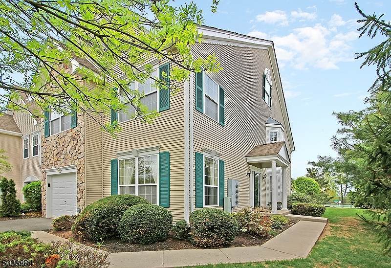 42 Mayflower Dr - Photo 1